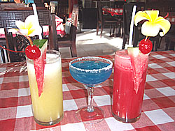 レストランのトロピカルドリンク