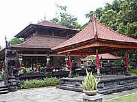 ゴア・ラワ寺院