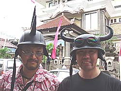 お土産屋さんにあったヘルメット