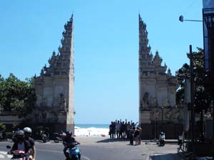 ���M�����r�[�`�����̊����