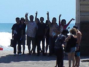 ���M�����r�[�`�����̊����