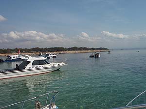 �{�[�g���猩���T�k�[���̕l��