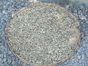 ������E����