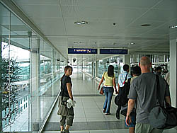 マニラ空港に到着