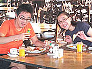 �����E���{����