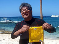 コーラ早飲み大会の決勝戦