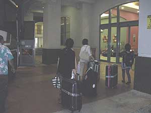 �O�A�� �K�[�f���r�� �z�e��