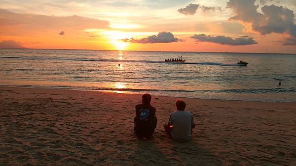 �O�A���v���U�z�e���̃v�[��