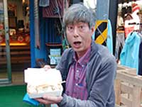 街へと繰り出した