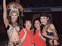 オカマさんと記念写真