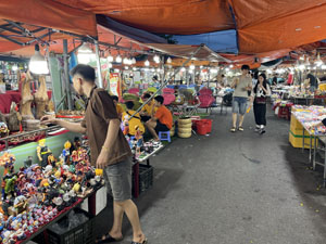 ナイトマーケット