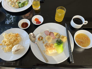 �{���̒��H