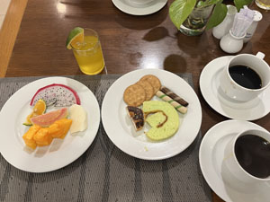 �z�e���̒��H