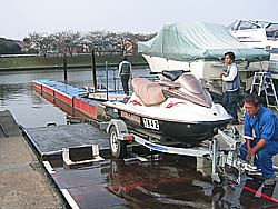 Jetを水面に浮かせます