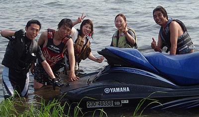 �F���� �y�������`