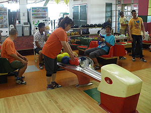 ボウリング中の様子