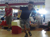 ボウリング中の様子