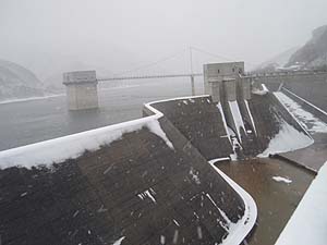 摺上川ダム(すりかみがわダム)