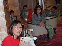 �R���T�[�g�ɕ�������Q���҂���