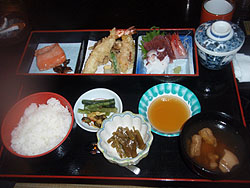 �����H \1,570