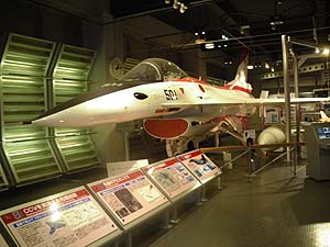 �W���i�[��