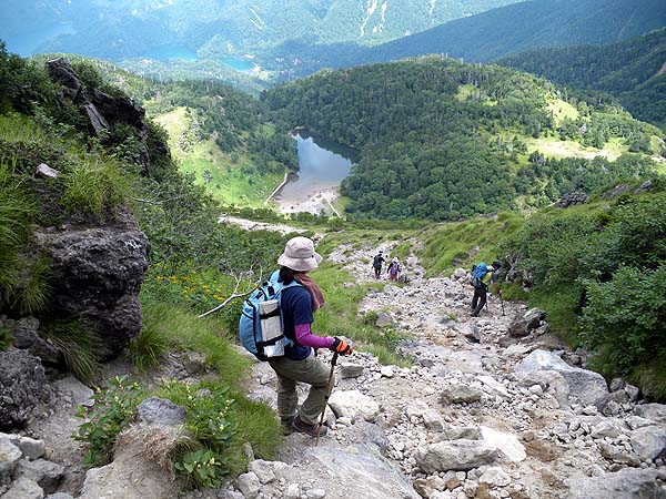 正面が弥陀ヶ池