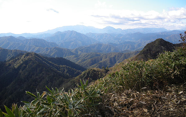 荒海山(西峰)山頂からの眺め