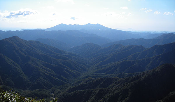 荒海山(西峰)山頂からの眺め