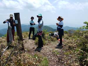 ���R�R��(1598m)