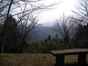 ��C��{�ې�