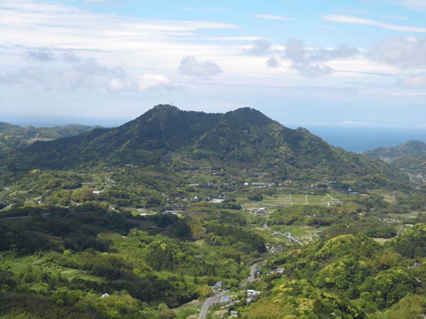 伊予ヶ岳山頂(北峰)からの眺め