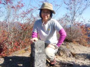 �O�p�_�̑O�ŋL�O�ʐ^