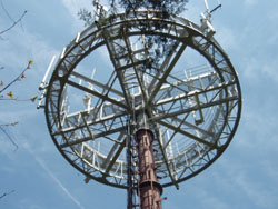 �傫�ȃA���e�i