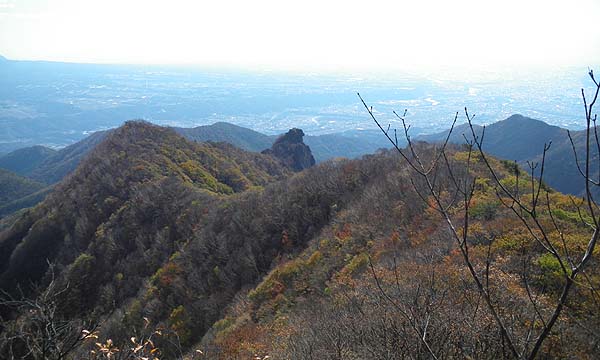 振り返ると、しし岩。