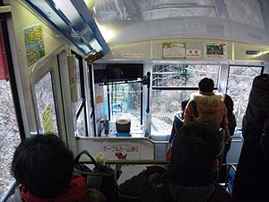 �P�[�u���J�[����̎ԑ�