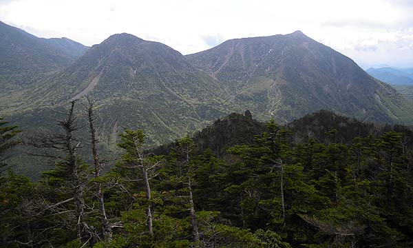 小真名子山と大真名子山